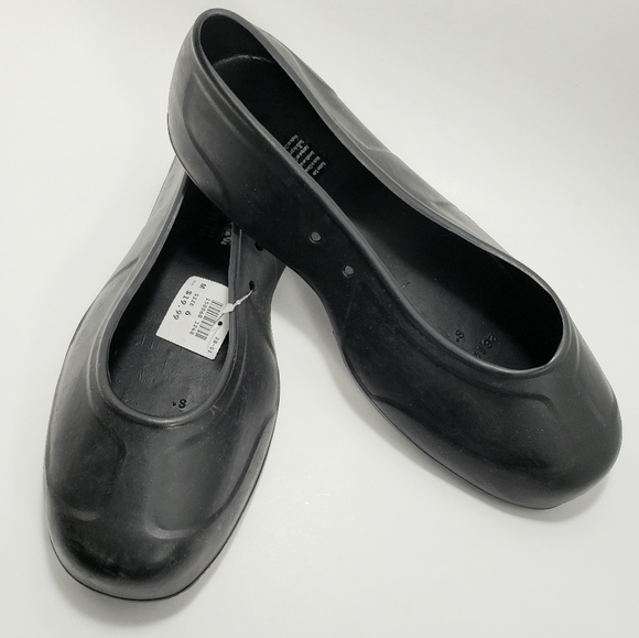 slip on rubber shoes